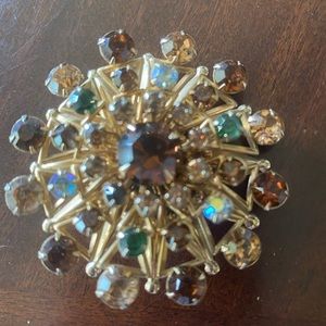 Julianna? Vintage brooch gold tone topaz green
